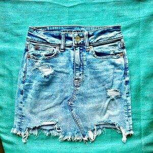 American Eagle denim skirt size 00. EUC.